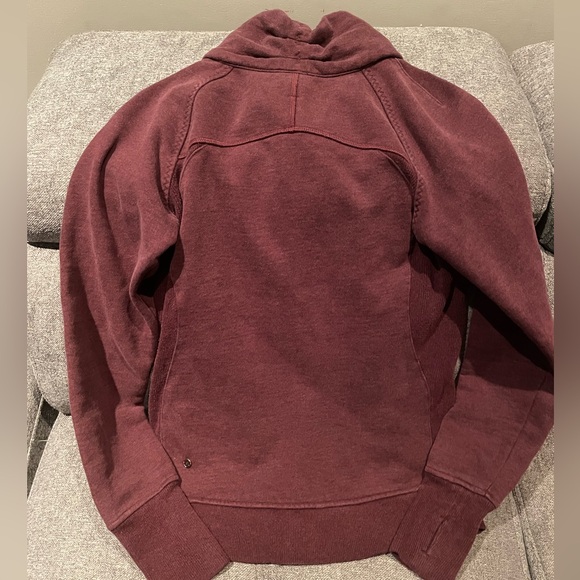 Sz 6 Lululemon zip up - Picture 3 of 3